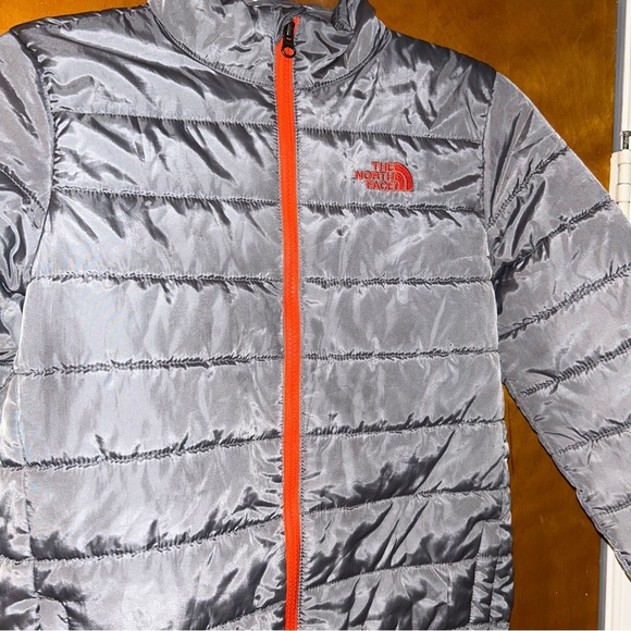 Boys north face gray orange puffer jacket coat lightweight size Large 14/16 kid - Picture 3 of 5